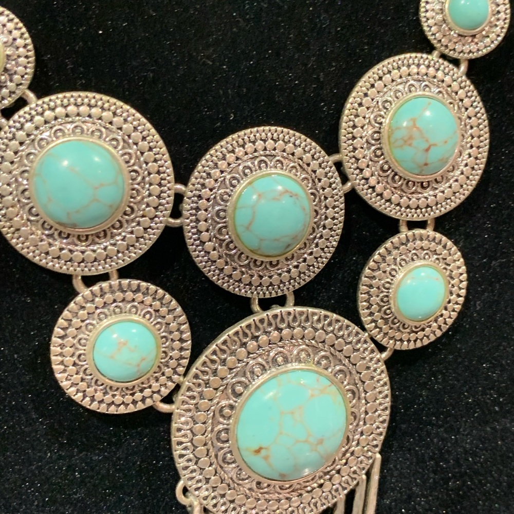 Silver toned necklace - turquoise colored & spiked detail American Indian style - Picture 2 of 11